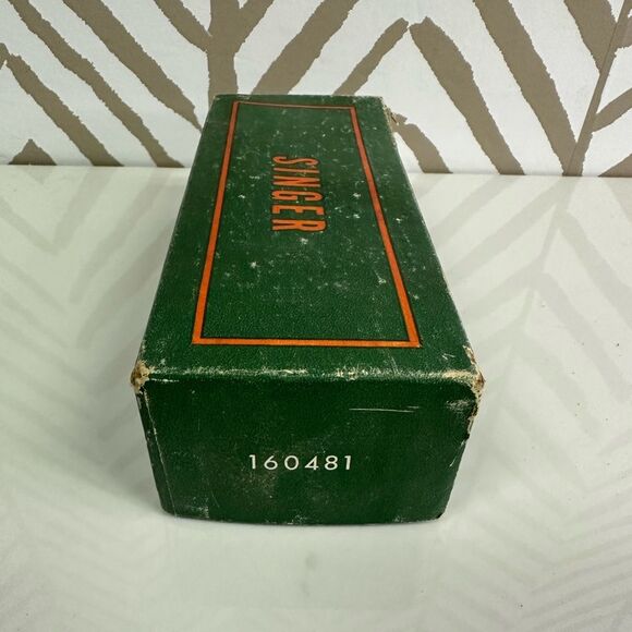 Vintage Singer Sewing Machine Attachments #160481 - Picture 7 of 8